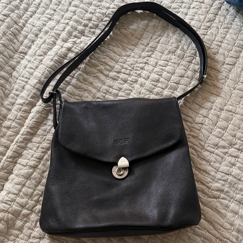 Bree Black Leather Messenger Bag